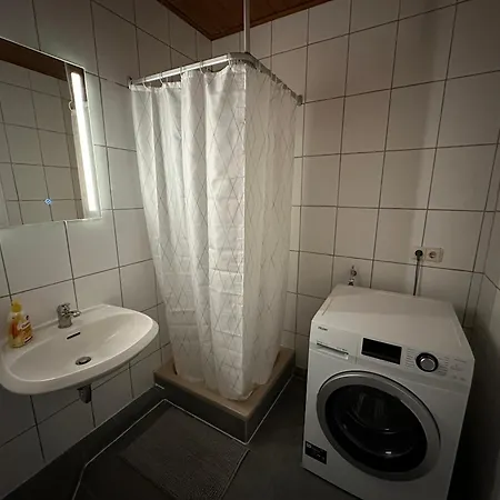 3-zimmer Fuer Monteure & Geschaeftsreisende: Schnelles Internet Apartment *